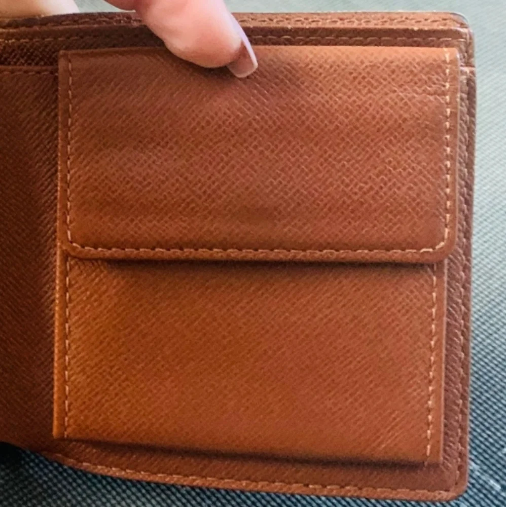 Authentic LOUIS VUITTON Monogram bifold unisex Marco wallet - Picture 10 of 11